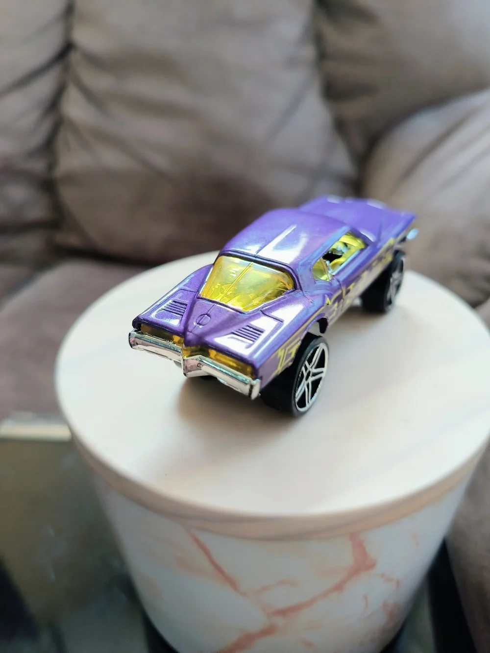 Hot Wheels 1971 Buick Riviera  1/64 Scale